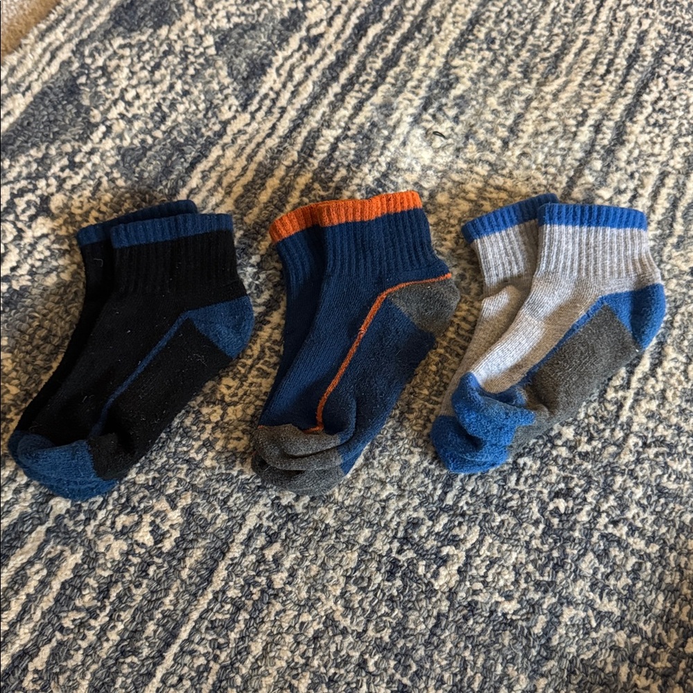 PUMA 9pc Youth Sock Bundle - Picture 3 of 4